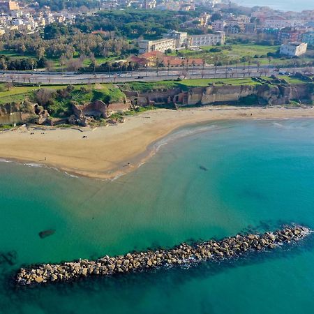 The Shabby House - Charming Seaside Retreat In Central Anzio, Steps From Beach And Train Station Dış mekan fotoğraf