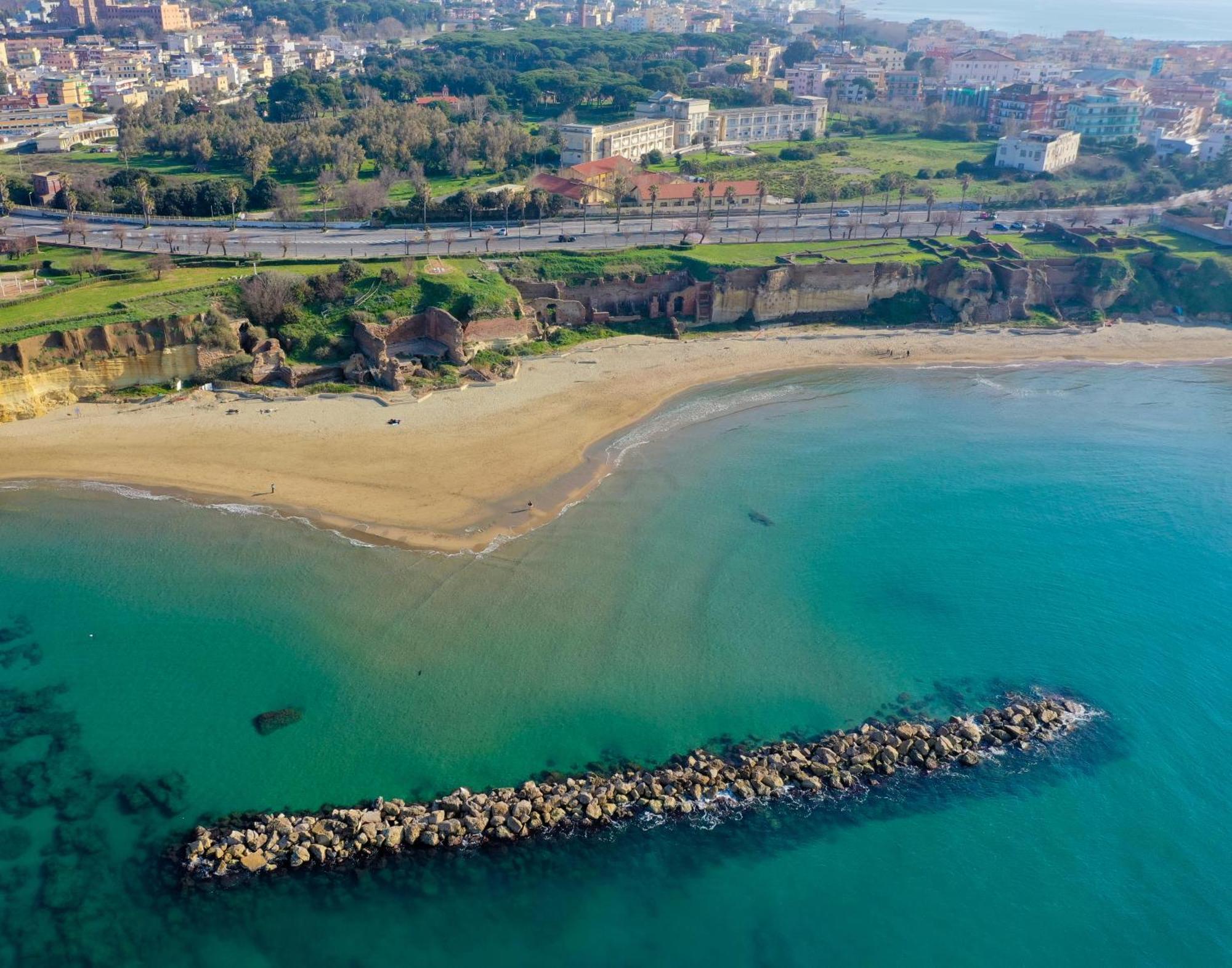 The Shabby House - Charming Seaside Retreat In Central Anzio, Steps From Beach And Train Station Dış mekan fotoğraf