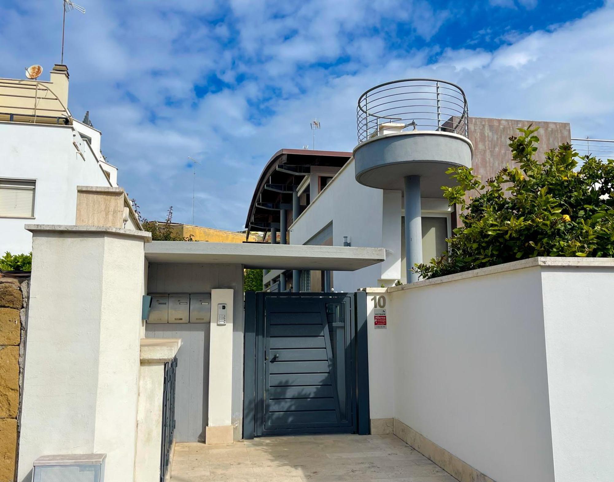 The Shabby House - Charming Seaside Retreat In Central Anzio, Steps From Beach And Train Station Dış mekan fotoğraf