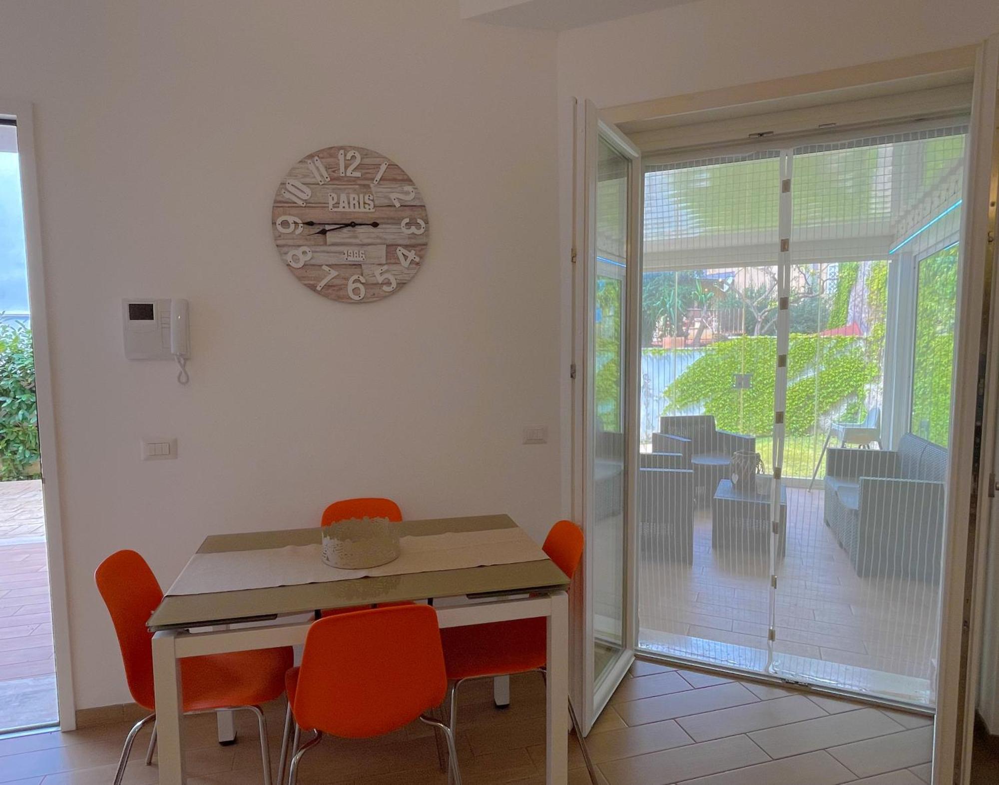 The Shabby House - Charming Seaside Retreat In Central Anzio, Steps From Beach And Train Station Dış mekan fotoğraf