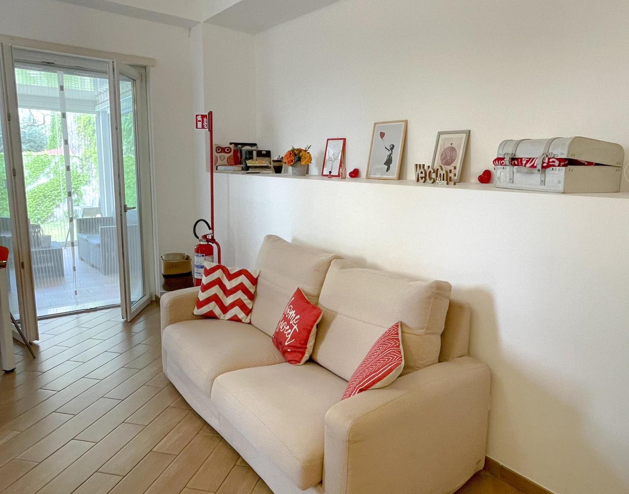 The Shabby House - Charming Seaside Retreat In Central Anzio, Steps From Beach And Train Station Dış mekan fotoğraf