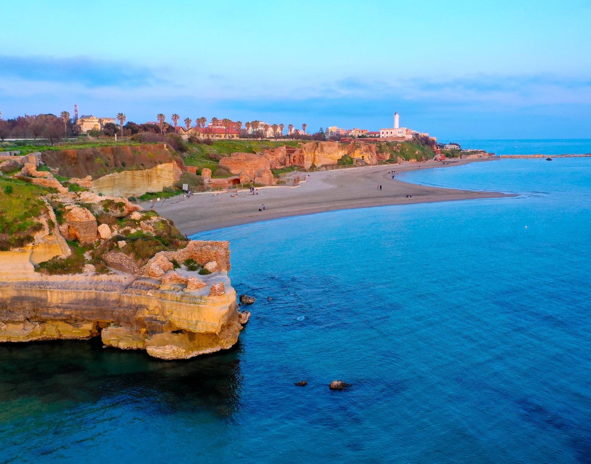 The Shabby House - Charming Seaside Retreat In Central Anzio, Steps From Beach And Train Station Dış mekan fotoğraf