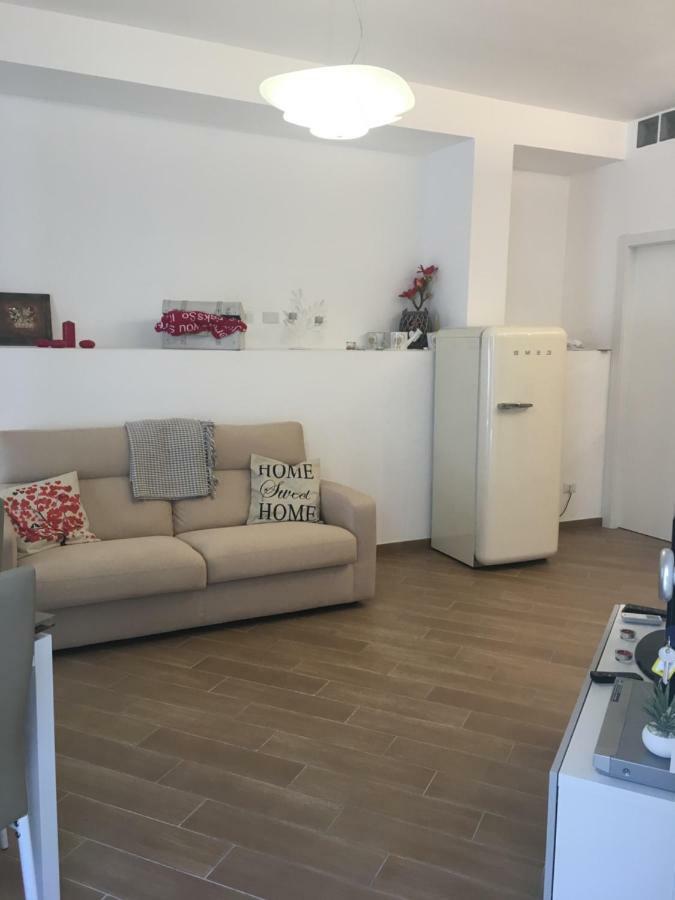 The Shabby House - Charming Seaside Retreat In Central Anzio, Steps From Beach And Train Station Dış mekan fotoğraf