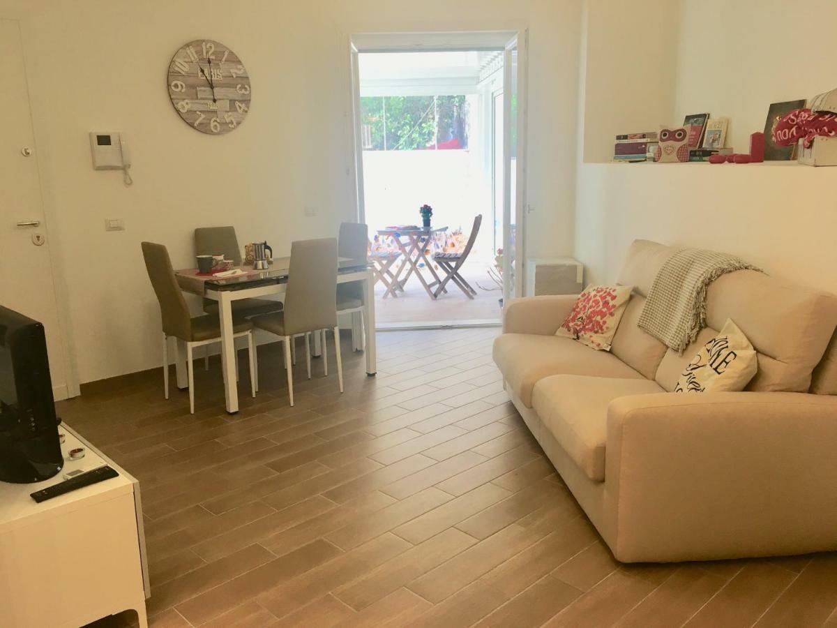 The Shabby House - Charming Seaside Retreat In Central Anzio, Steps From Beach And Train Station Dış mekan fotoğraf