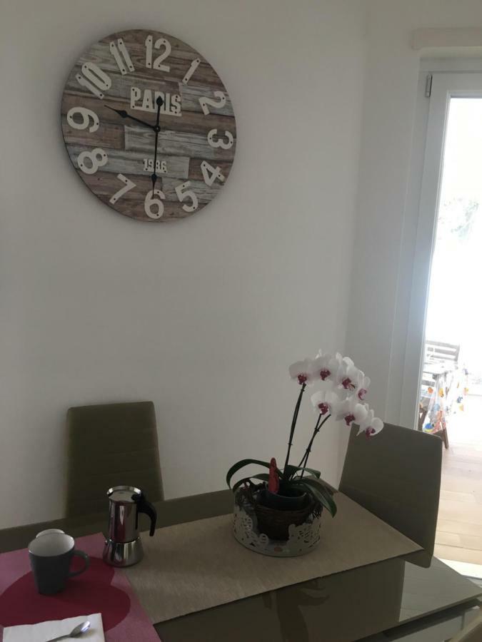 The Shabby House - Charming Seaside Retreat In Central Anzio, Steps From Beach And Train Station Dış mekan fotoğraf