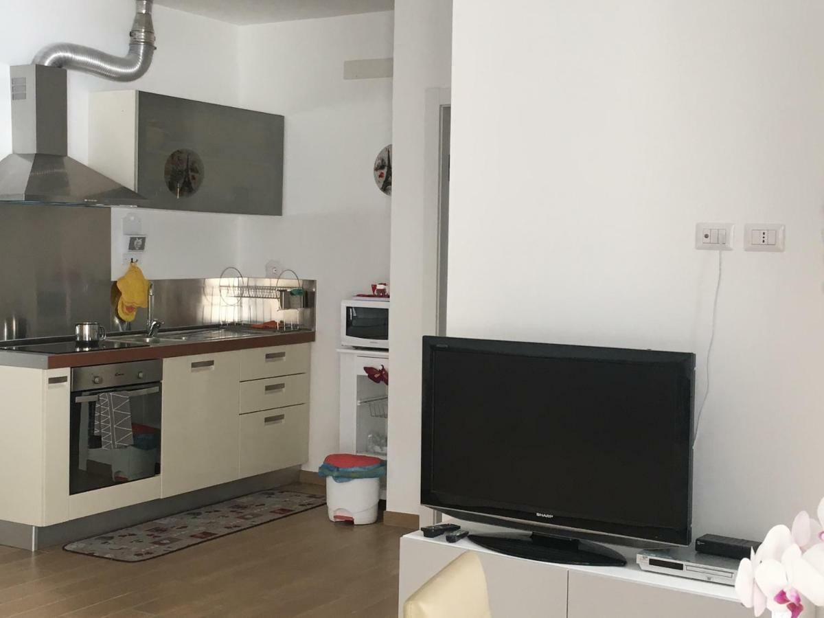 The Shabby House - Charming Seaside Retreat In Central Anzio, Steps From Beach And Train Station Dış mekan fotoğraf