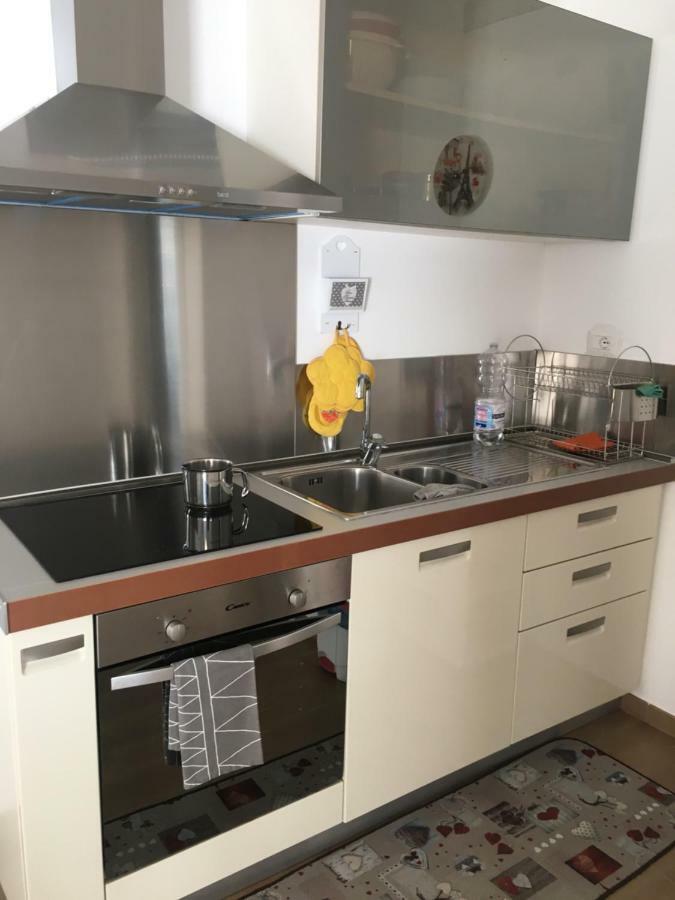 The Shabby House - Charming Seaside Retreat In Central Anzio, Steps From Beach And Train Station Dış mekan fotoğraf