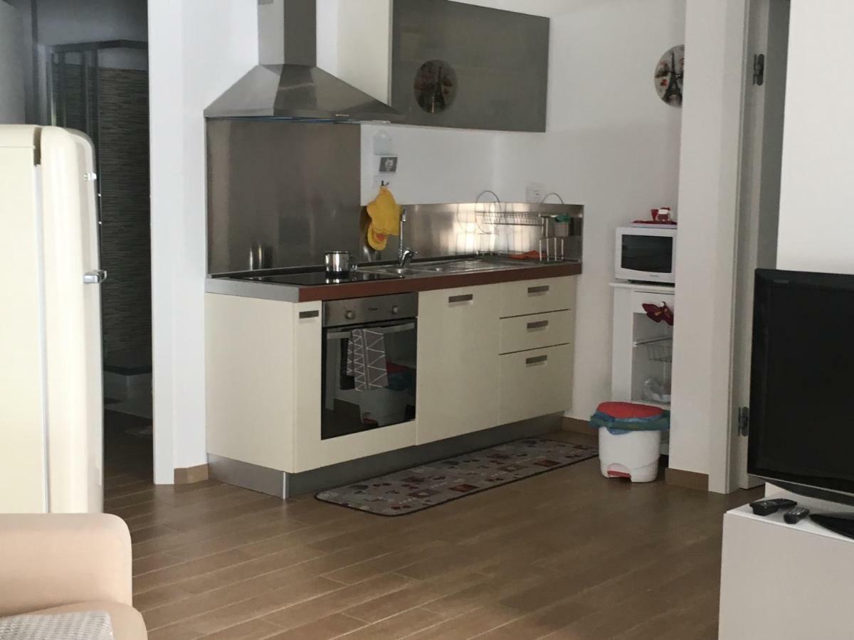 The Shabby House - Charming Seaside Retreat In Central Anzio, Steps From Beach And Train Station Dış mekan fotoğraf